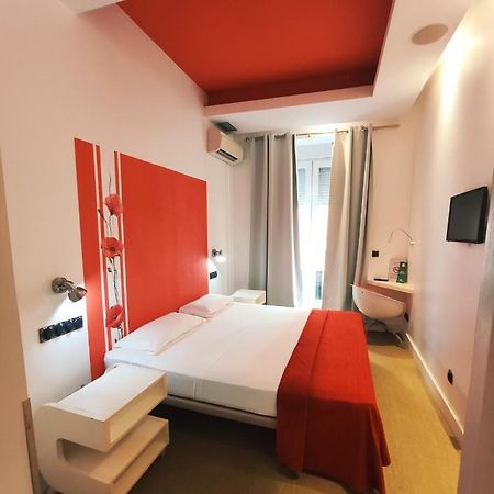 Hostal Santa Ana Colors Madrid Luaran gambar