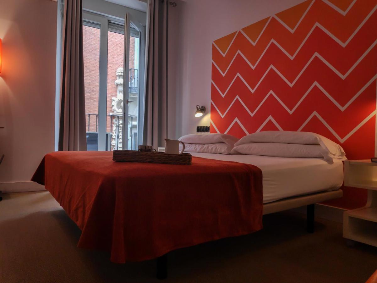 Hostal Santa Ana Colors Madrid Luaran gambar