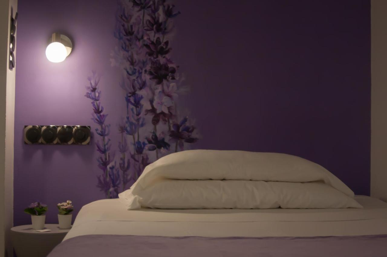 Hostal Santa Ana Colors Madrid Luaran gambar