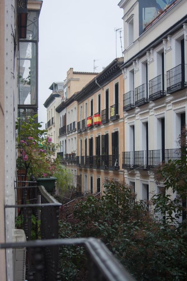 Hostal Santa Ana Colors Madrid Luaran gambar