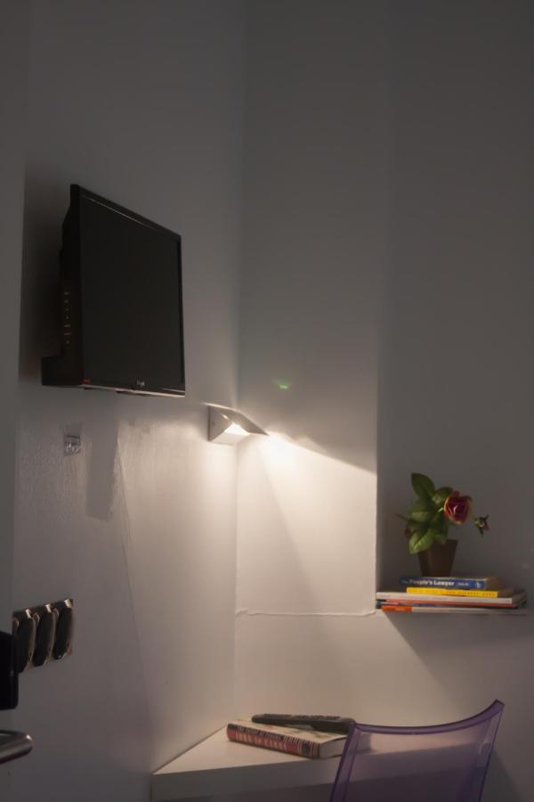 Hostal Santa Ana Colors Madrid Luaran gambar