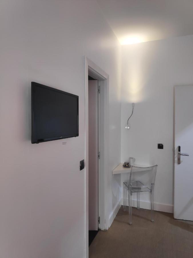 Hostal Santa Ana Colors Madrid Luaran gambar