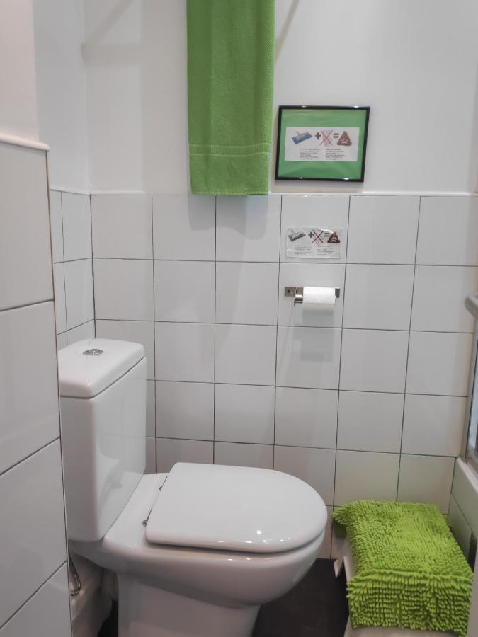 Hostal Santa Ana Colors Madrid Luaran gambar