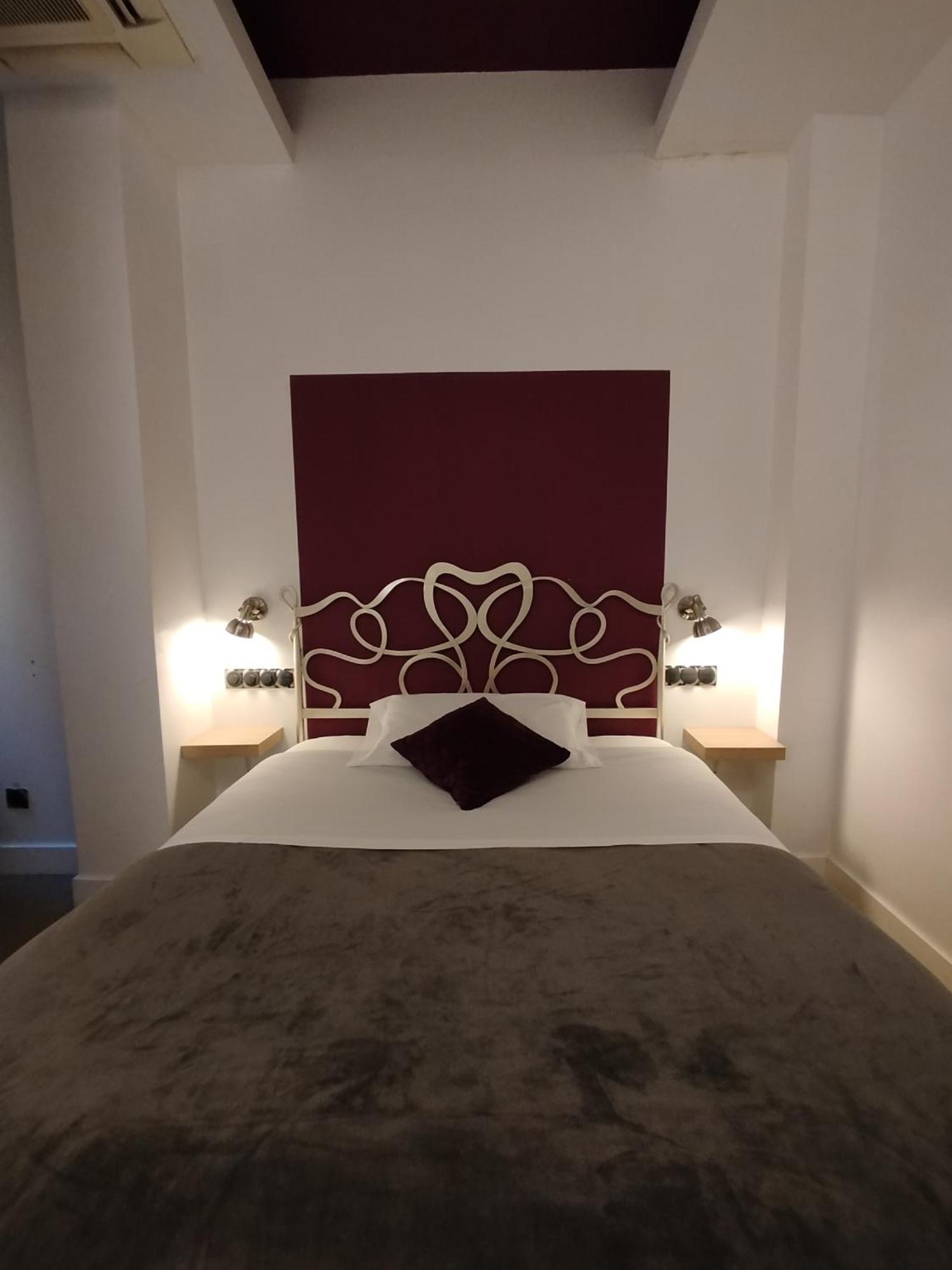 Hostal Santa Ana Colors Madrid Luaran gambar