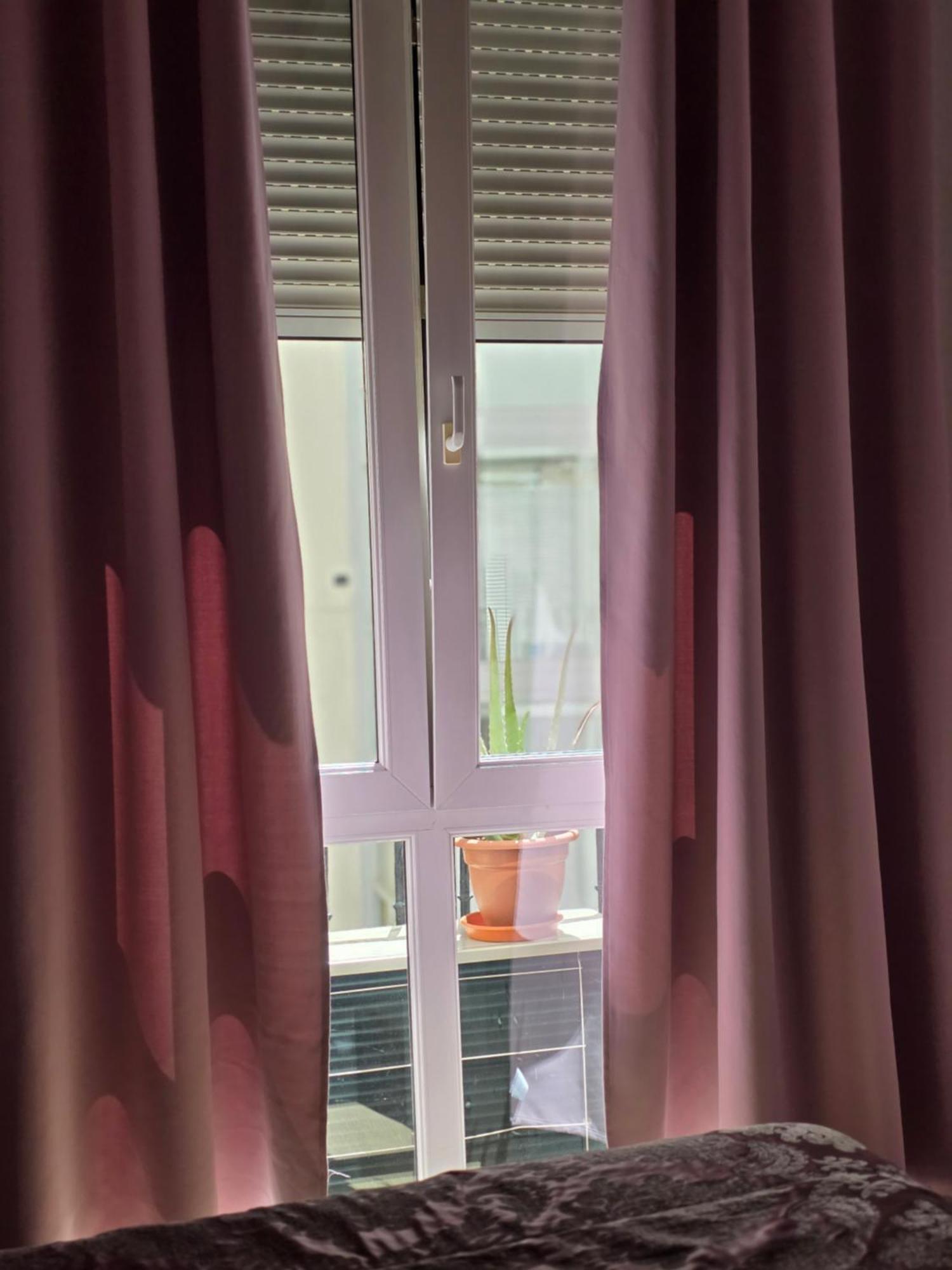 Hostal Santa Ana Colors Madrid Luaran gambar