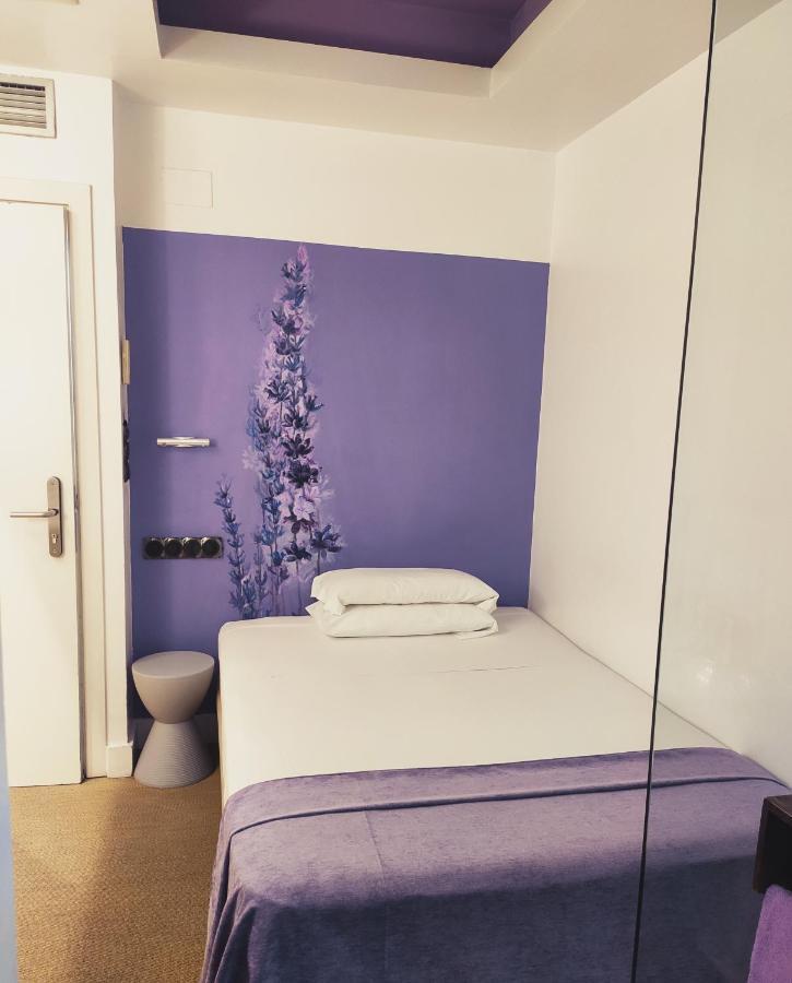Hostal Santa Ana Colors Madrid Luaran gambar